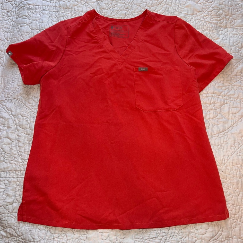FIGS Women’s Clay Catarina One-Pocket Scrub Top; Size L